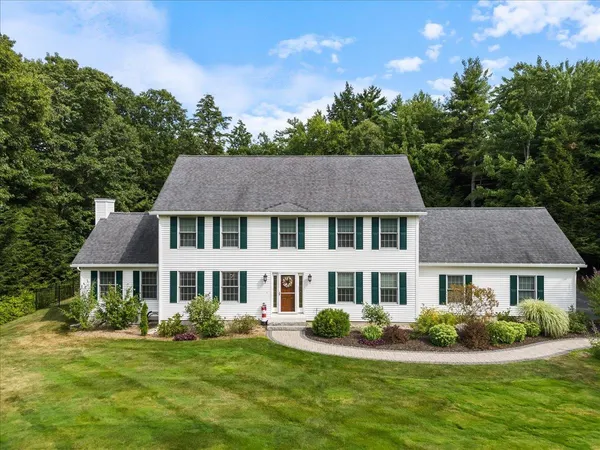 $850,000 | 4 Dunnmoore Drive, Bow, NH 03304