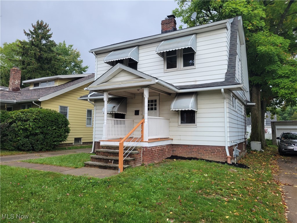 4493 Lilac Road Cleveland, OH 44121 - Photo 2 of 33
