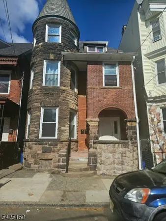$2,000 | 167 South 9th Street, Newark, NJ 07107
