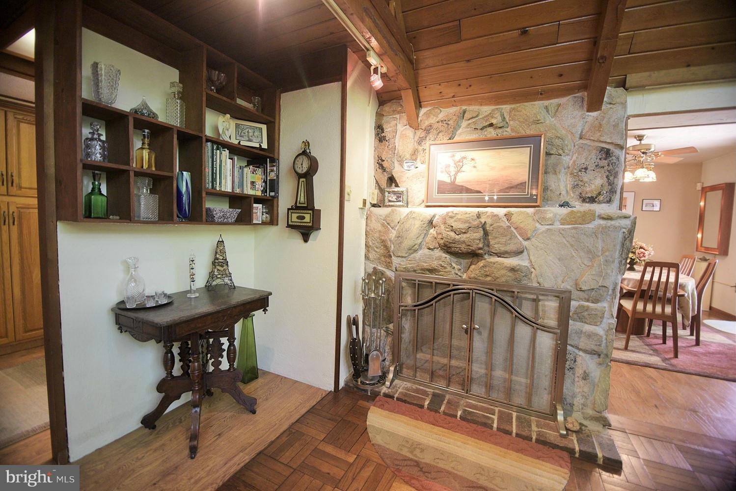 8802 Indian Springs Road Frederick, MD 21702 - Photo 8 of 30 Interior (General)