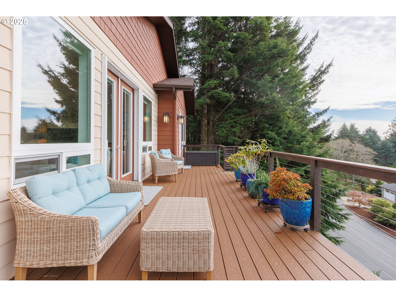 108 Sea Crest Court Otter Rock, OR 97369 - Photo 35 of 45 a balcony with wooden floor and furniture