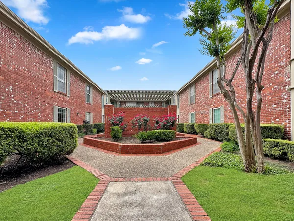 $1,395 | 7920 Rockwood Lane, Unit 131, Austin, TX 78757