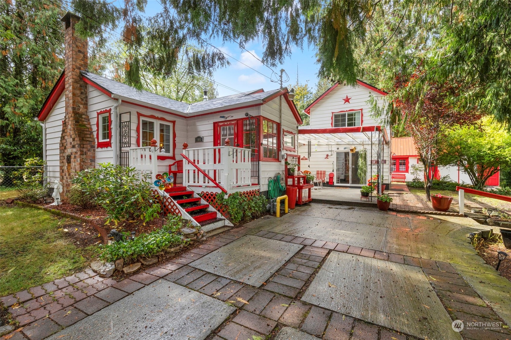 105 Sunnyhill Road West Bremerton, WA 98312 - Photo 2 of 31 Gallery Image 2
