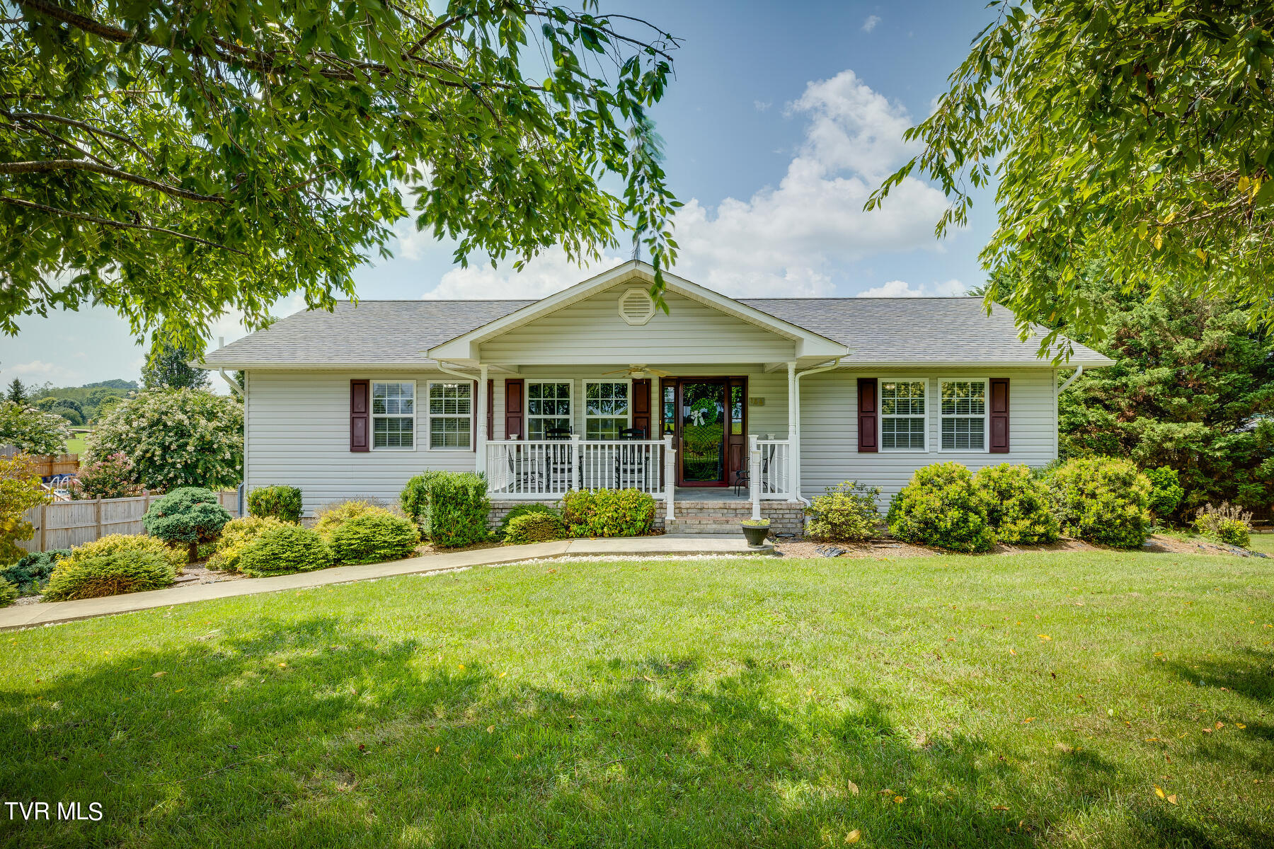 186 Kincheloe Road Fall Branch, TN 37656 - Photo 1 of 25 001