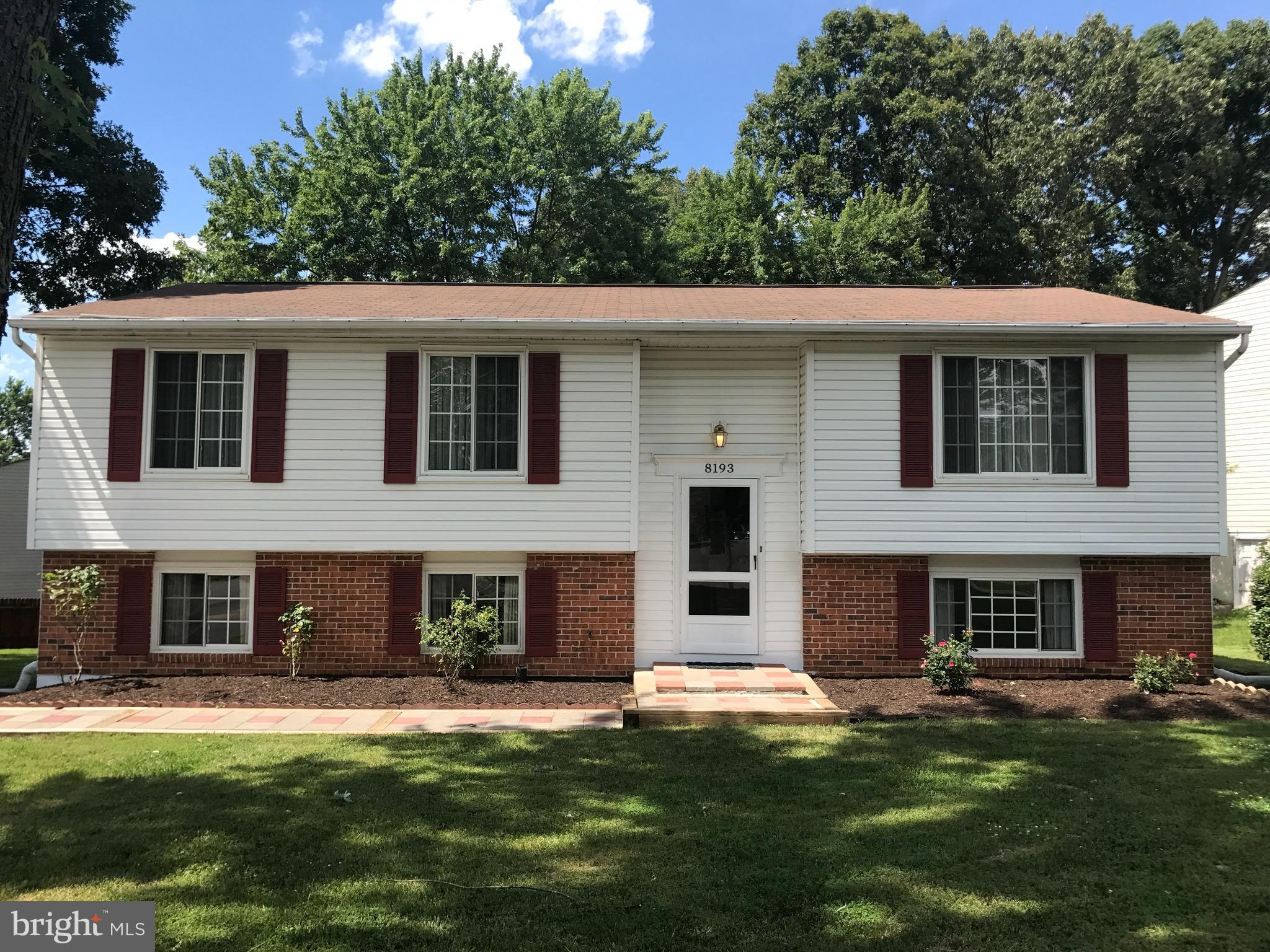 8193 Oakglen Road Manassas, VA 20110 - Photo 1 of 15 Exterior (Front)