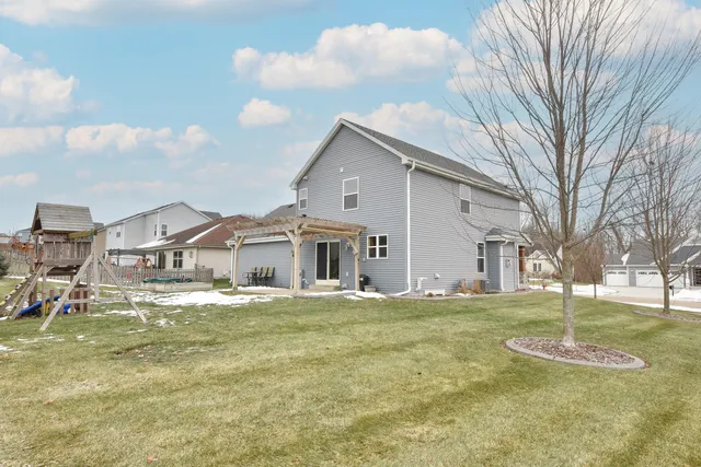 $475,000 | 414 Yosemite Avenue, Hartford, WI 53027