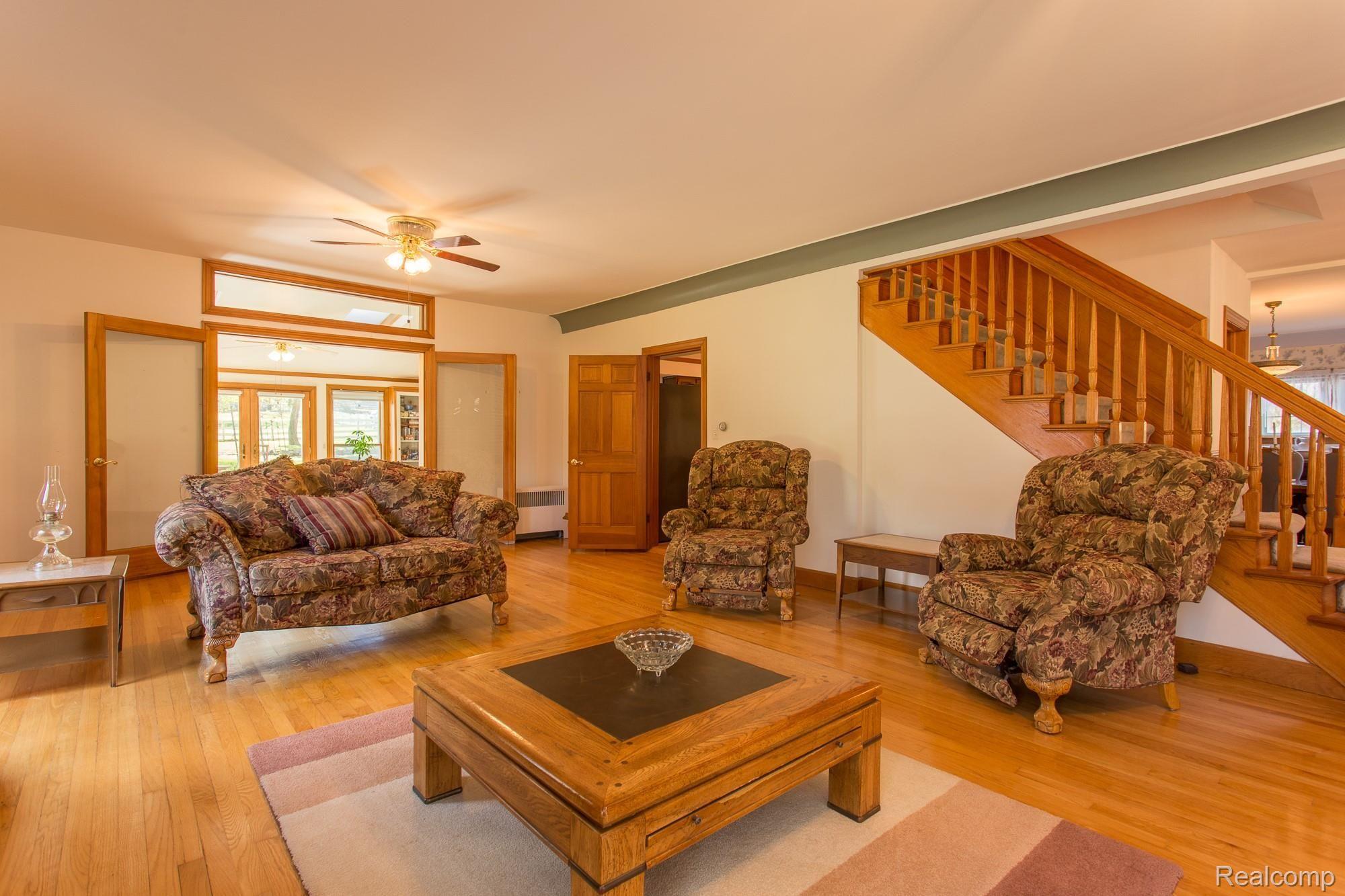 3460 East Sutton Road Dryden, MI 48428 - Photo 22 of 72 45_Sutton (1).jpgliving room