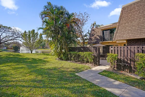 $400,000 | 2889 Southwest 22nd Circle, Unit 48A, Delray Beach, FL 33445