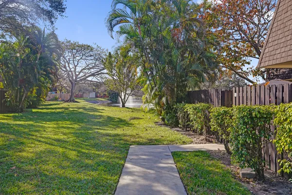 $400,000 | 2889 Southwest 22nd Circle, Unit 48A, Delray Beach, FL 33445