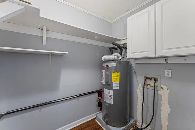 a view of walk in closet