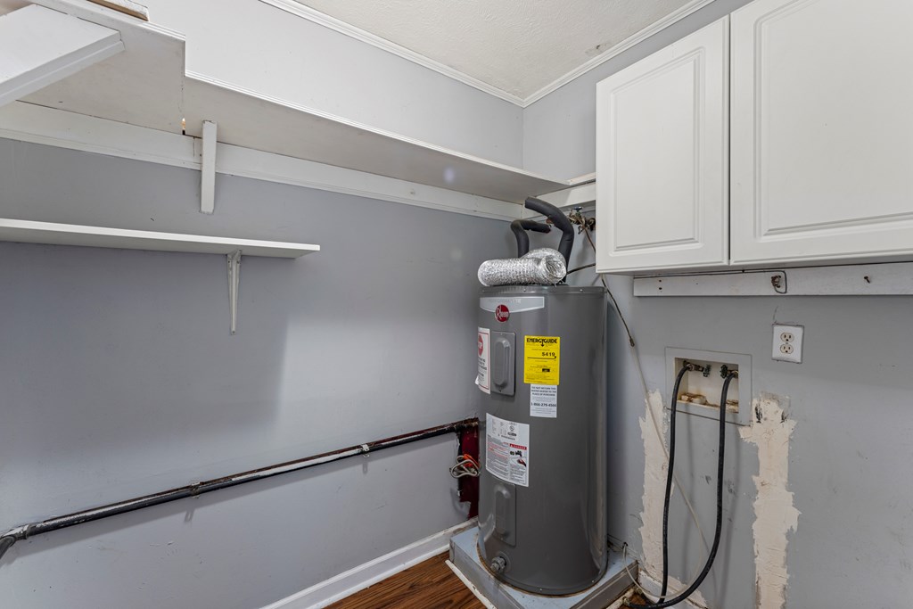 5422 Colony Drive Columbus, GA 31909 - Photo 14 of 32 a view of walk in closet