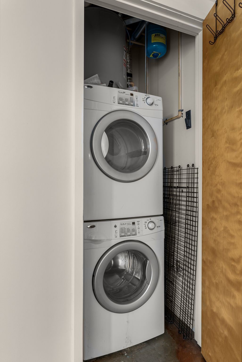 600 12th Avenue South, Unit 829 Nashville, TN 37203 - Photo 13 of 32 a utility room with dryer and washer