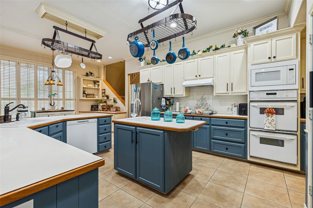 3558 South Nolan River Road Cleburne, TX 76033 - Photo 12 of 38