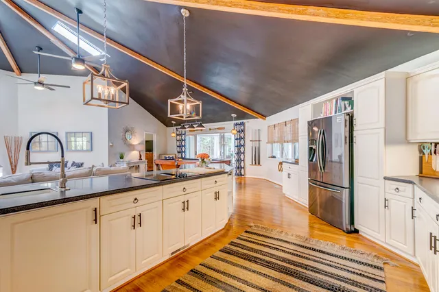 $995,500 | 141 Meredith Drive, Eutawville, SC 29048