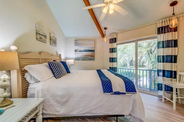 $995,500 | 141 Meredith Drive, Eutawville, SC 29048