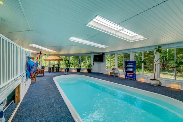 $995,500 | 141 Meredith Drive, Eutawville, SC 29048