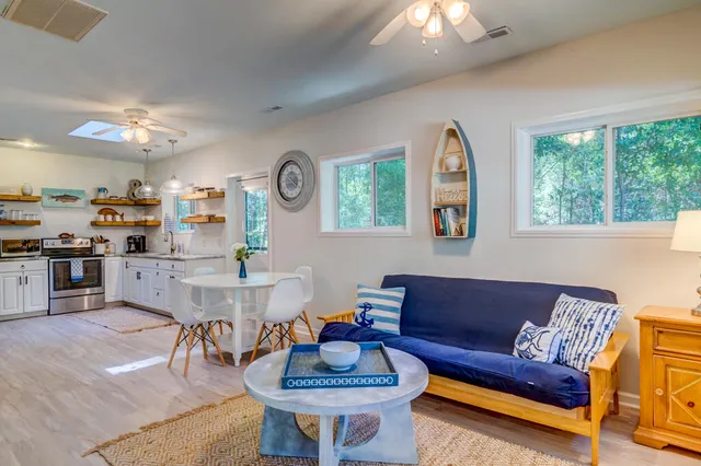 $995,500 | 141 Meredith Drive, Eutawville, SC 29048