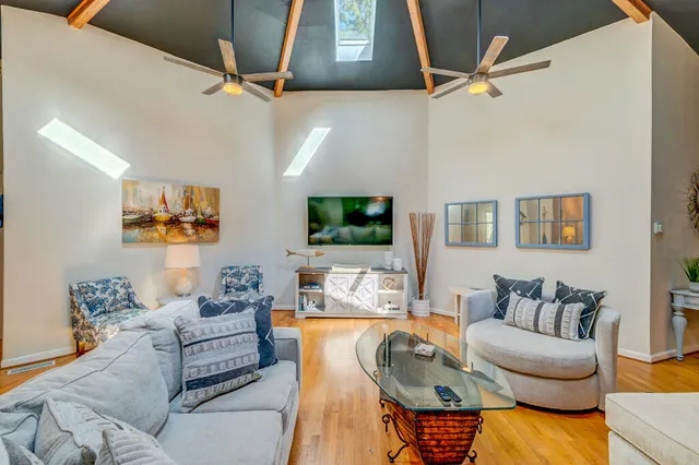 $995,500 | 141 Meredith Drive, Eutawville, SC 29048