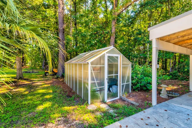 $995,500 | 141 Meredith Drive, Eutawville, SC 29048