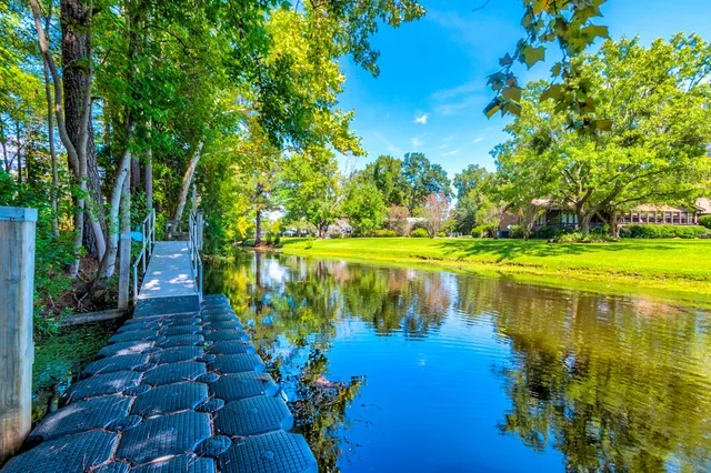 $995,500 | 141 Meredith Drive, Eutawville, SC 29048