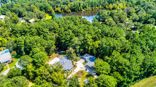 $995,500 | 141 Meredith Drive, Eutawville, SC 29048