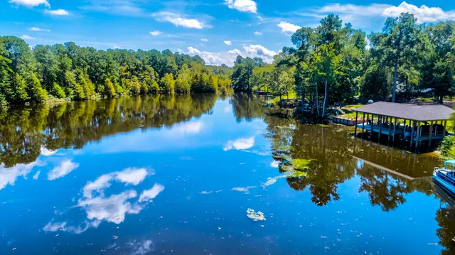 $995,500 | 141 Meredith Drive, Eutawville, SC 29048