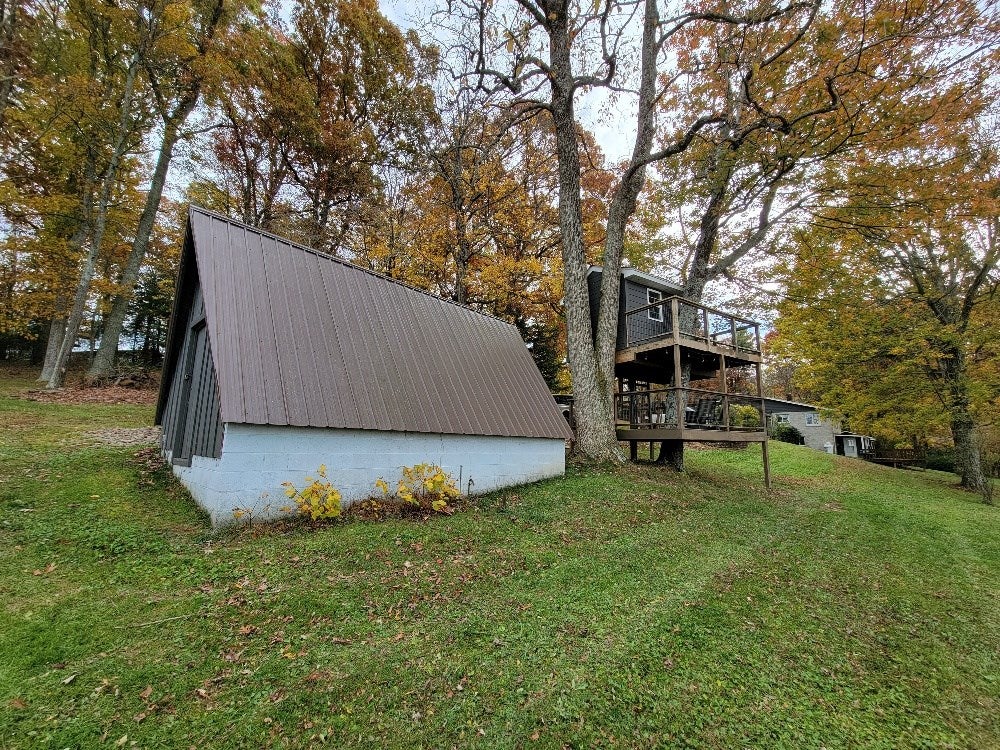 377 Tower Road Galax, VA 24333 - Photo 32 of 36 Gallery Image 32
