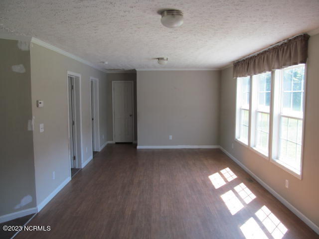 1638 Free Union Church Road Pinetown, NC 27865 - Photo 4 of 12 Family Room