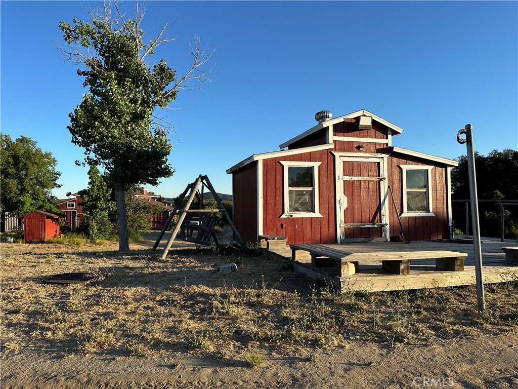 29820 Chihuahua Valley Road Warner Springs, CA 92086 - Photo 46 of 75 a front view of a house with garden