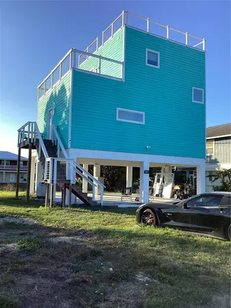 a house view with a outdoor space