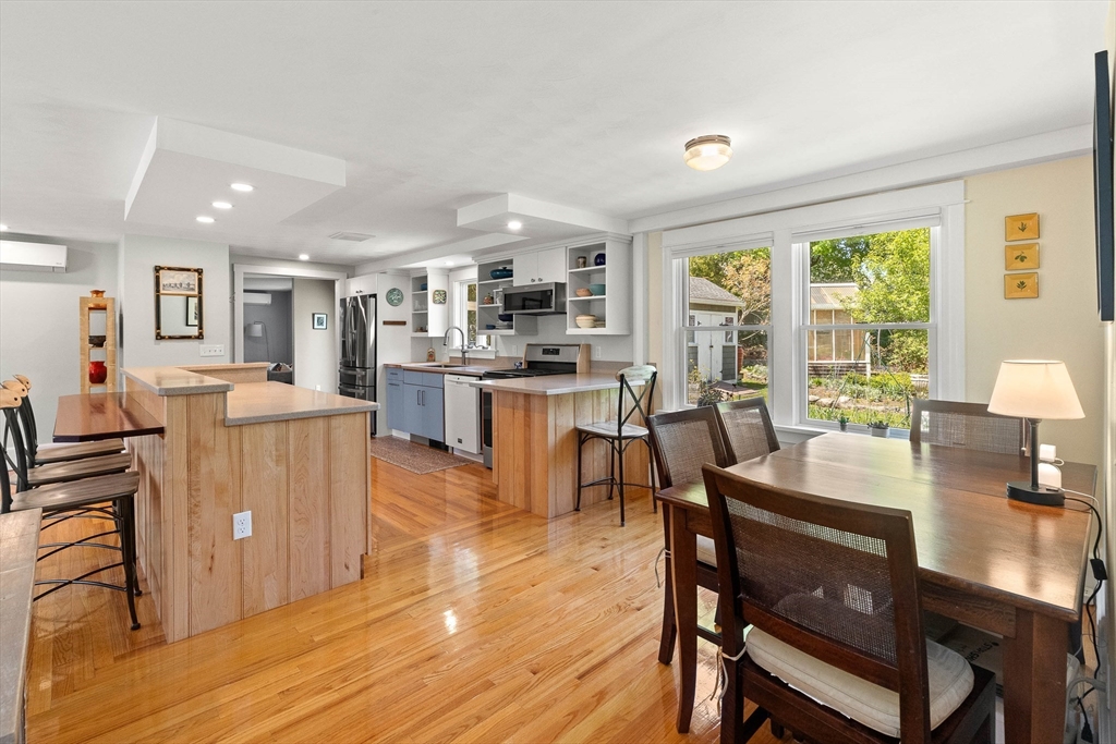 17 Amherst Road Beverly, MA 01915 - Photo 3 of 42 Gallery Image 3