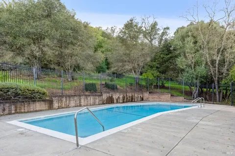 $575,000 | 118 Oliva Court, Unit C, Novato, CA 94947