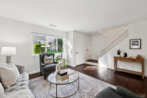 $575,000 | 118 Oliva Court, Unit C, Novato, CA 94947