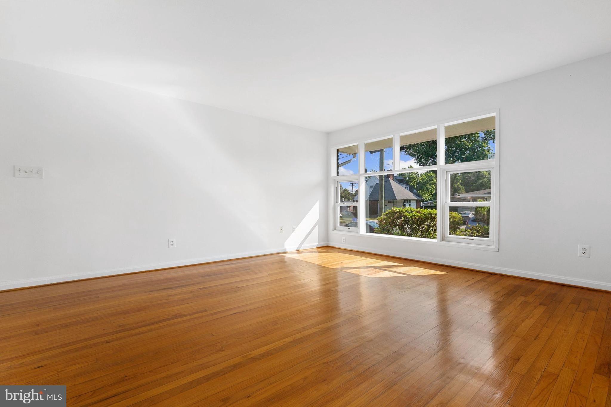12912 Flack Street Silver Spring, MD 20906 - Photo 5 of 28