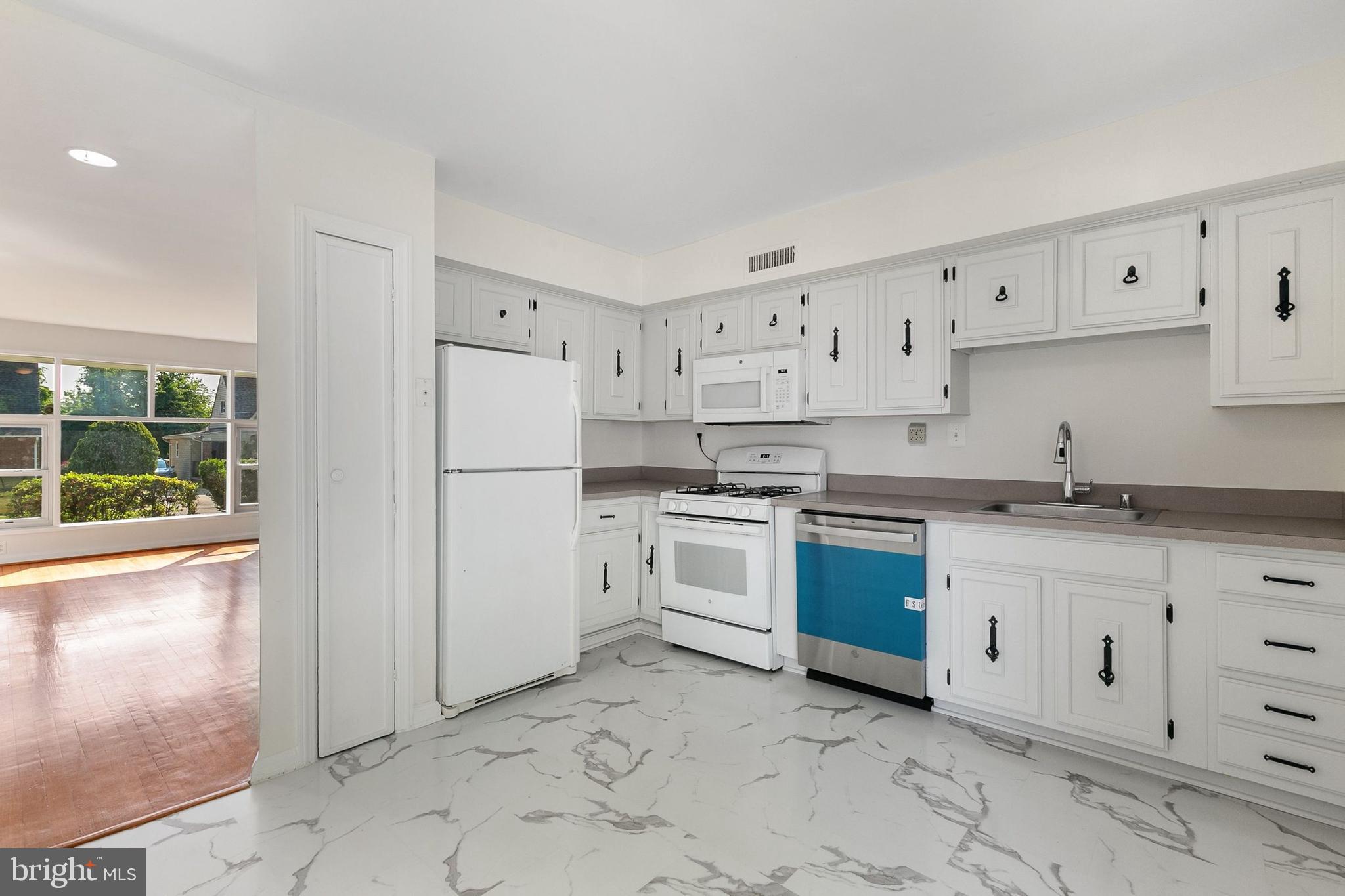 12912 Flack Street Silver Spring, MD 20906 - Photo 9 of 28