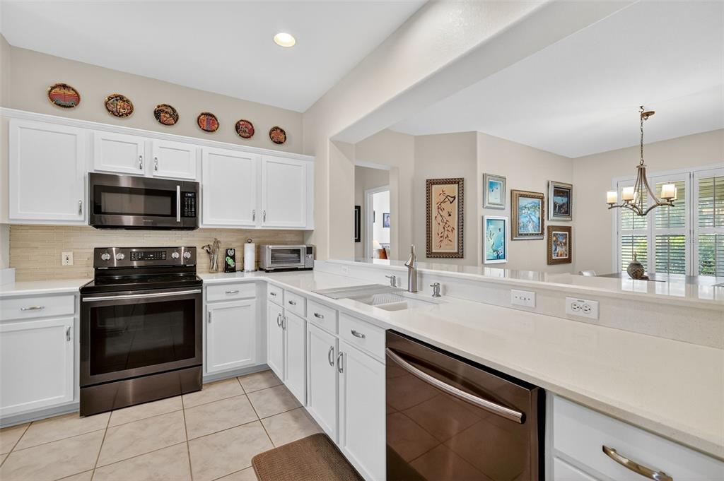 13536 Southeast 97th Terrace Road Summerfield, FL 34491 - Photo 9 of 34 Gallery Image 9