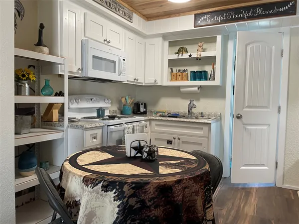 $1,095 | 131 Alexander Drive, Unit 10, Tow, TX 78672