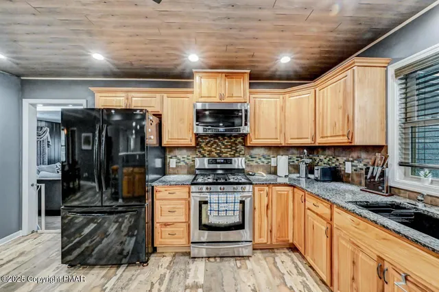 $419,900 | 111 Elm Drive, Blakeslee, PA 18610