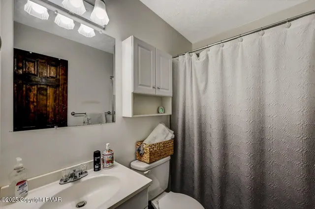 $419,900 | 111 Elm Drive, Blakeslee, PA 18610