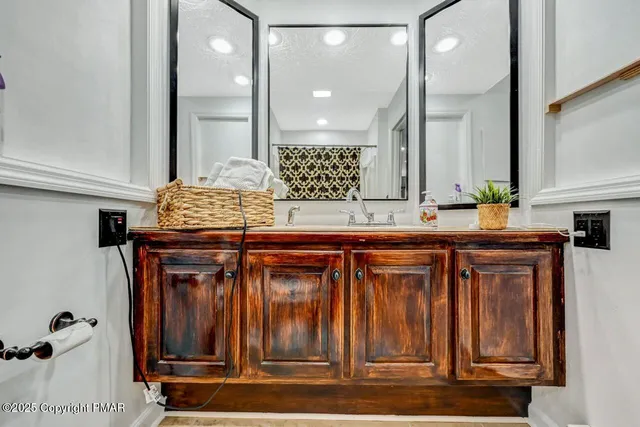 $419,900 | 111 Elm Drive, Blakeslee, PA 18610