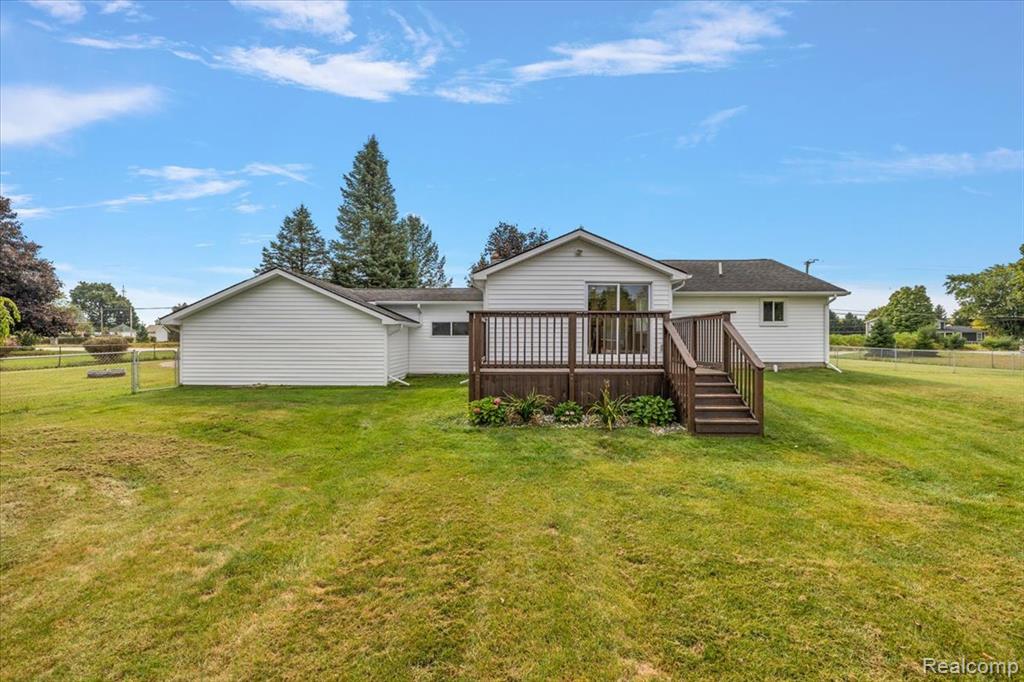 8918 Davisburg Road Clarkston, MI 48348 - Photo 4 of 51