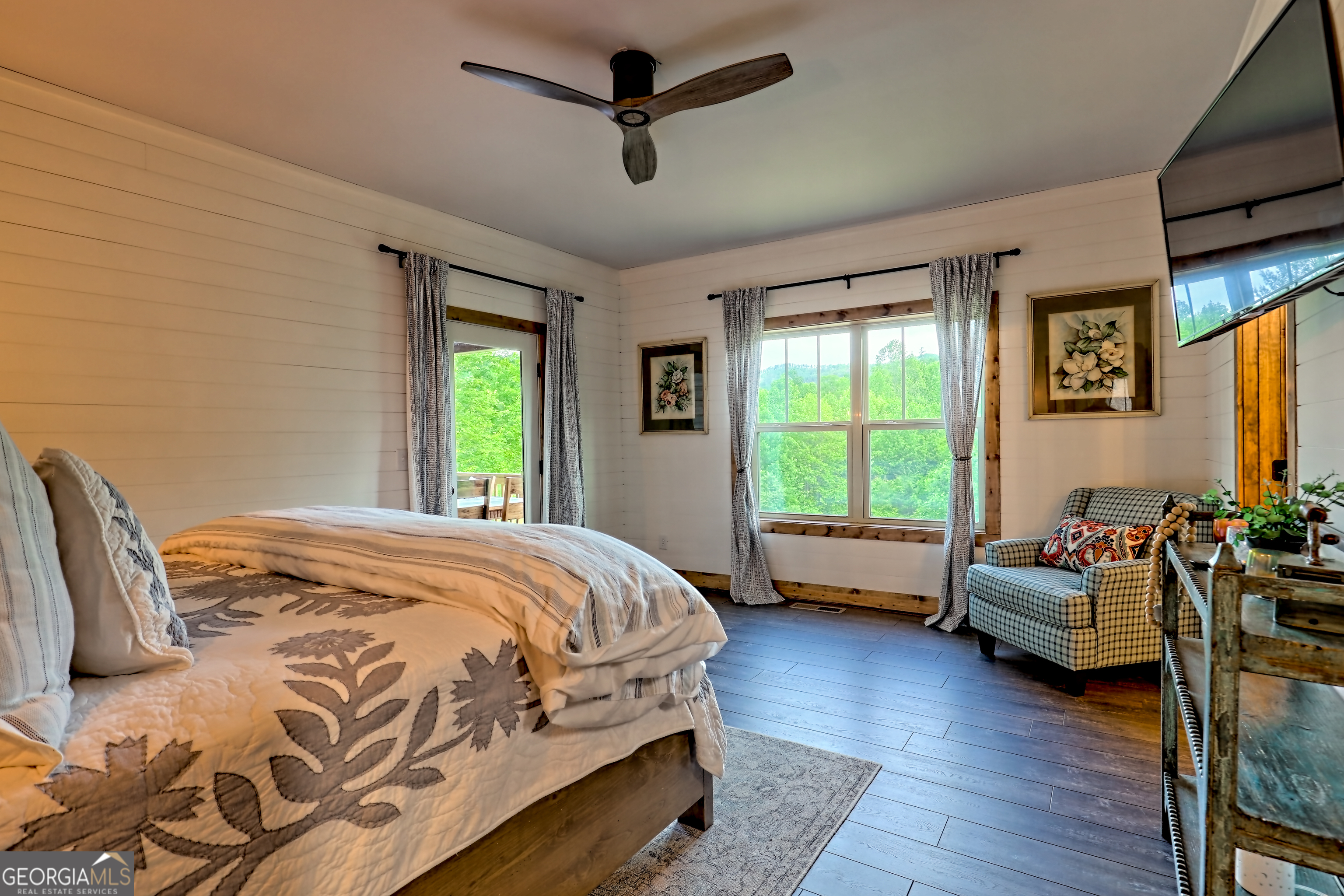 4979 Highway 197 Clarkesville, GA 30523 - Photo 24 of 62 a bedroom with a bed and a couch