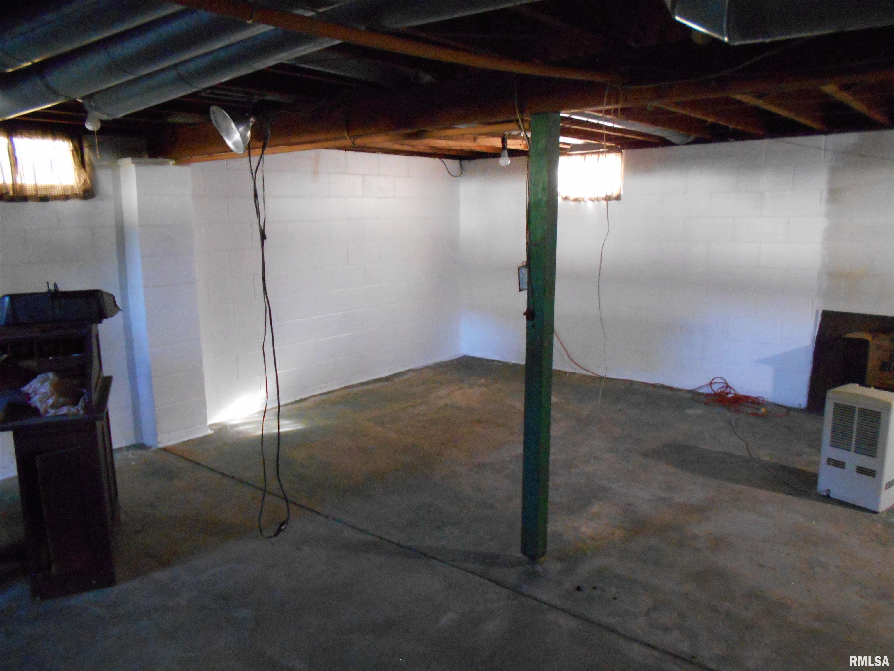 1091 North Jackson Street Bushnell, IL 61422 - Photo 13 of 16