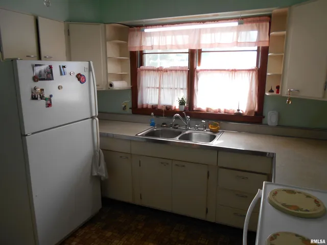 $57,000 | 1091 North Jackson Street, Bushnell, IL 61422