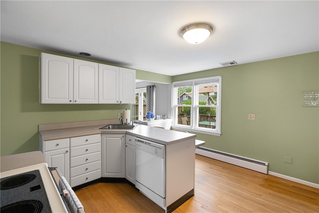 300 Kingstown Road Narragansett, RI 02882 - Photo 18 of 29