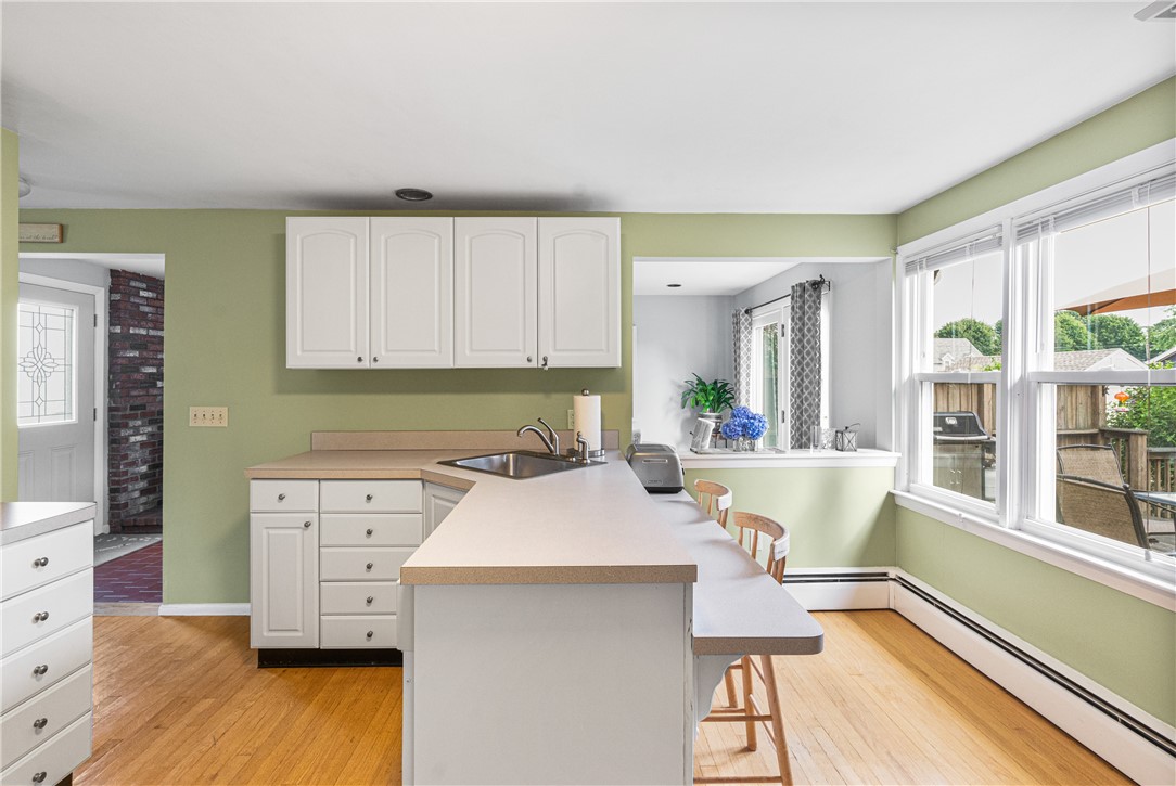 300 Kingstown Road Narragansett, RI 02882 - Photo 10 of 29