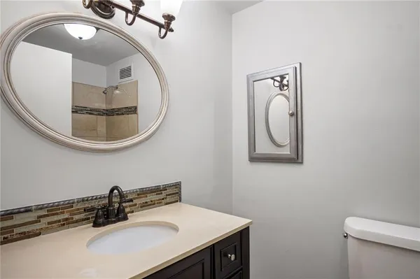 $220,000 | 333 West Meyer Boulevard, Unit 1215, Kansas City, MO 64113