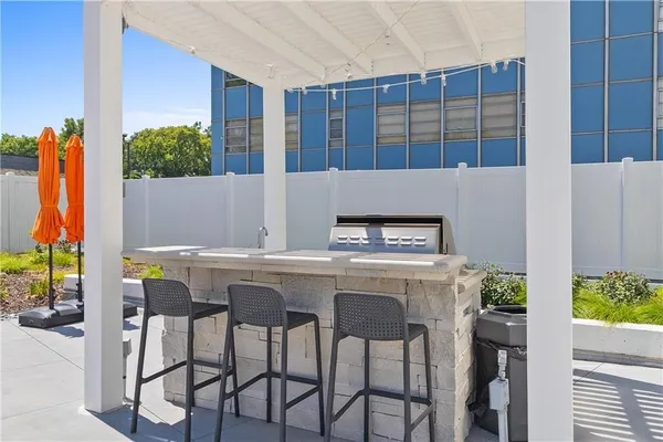 $220,000 | 333 West Meyer Boulevard, Unit 1215, Kansas City, MO 64113