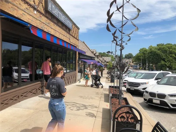 $220,000 | 333 West Meyer Boulevard, Unit 1215, Kansas City, MO 64113