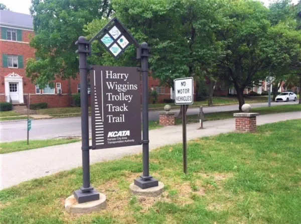 $220,000 | 333 West Meyer Boulevard, Unit 1215, Kansas City, MO 64113